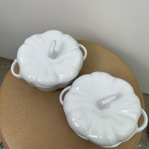 Staub Ceramic 2 PC 16oz Petite Pumpkin Cocotte Set Glossy Ivory - Picture 9 of 10